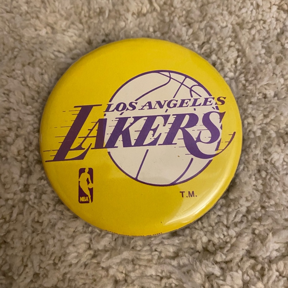 🌹 Los Angeles Lakers button pinback Vintage